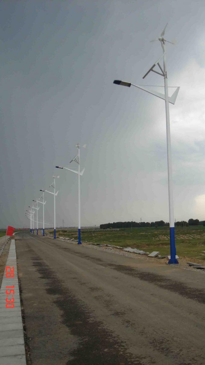 Commerciële 400w langs Wind Zonnestraatlantaarn met 12 M/S schatte Windsnelheid, 750RPM